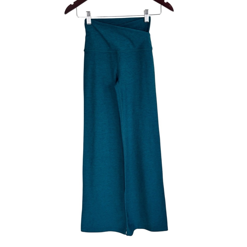 Beyond Yoga Spacedye At Your Leisure Bootcut Size XS Crossover Waist SD1230 Teal